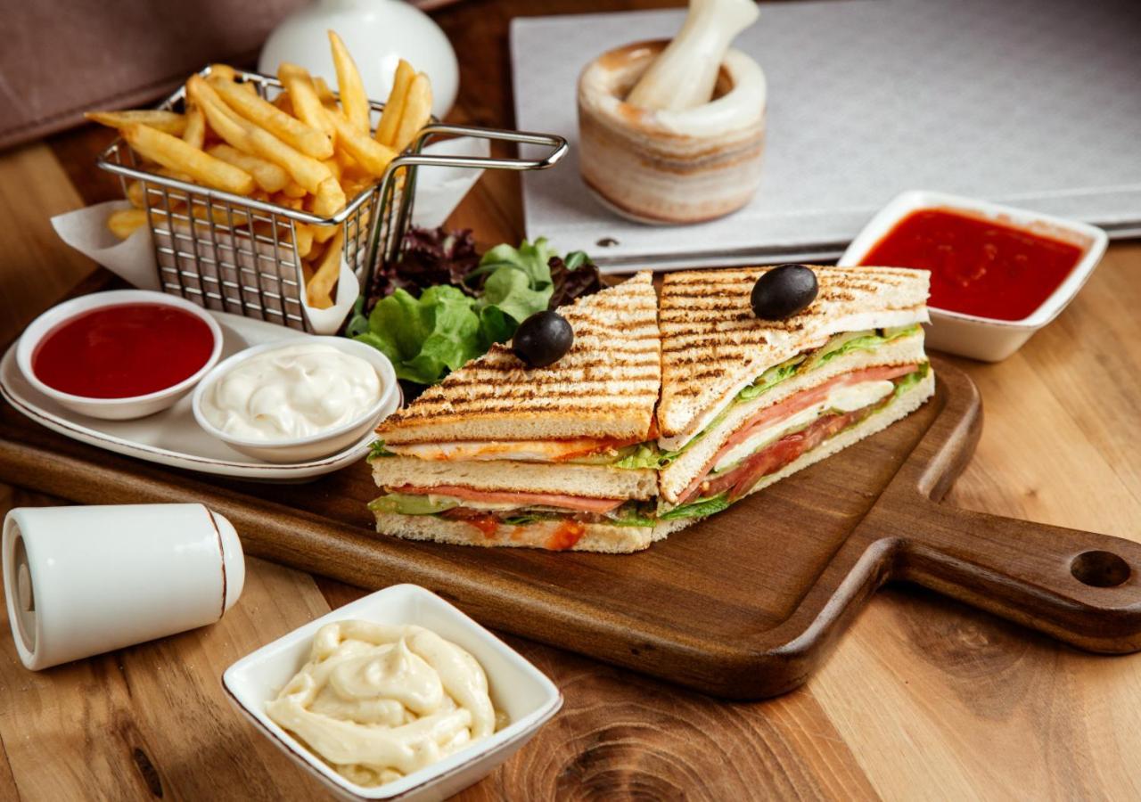 היידראבד Bloom Hotel - Gachibowli מראה חיצוני תמונה